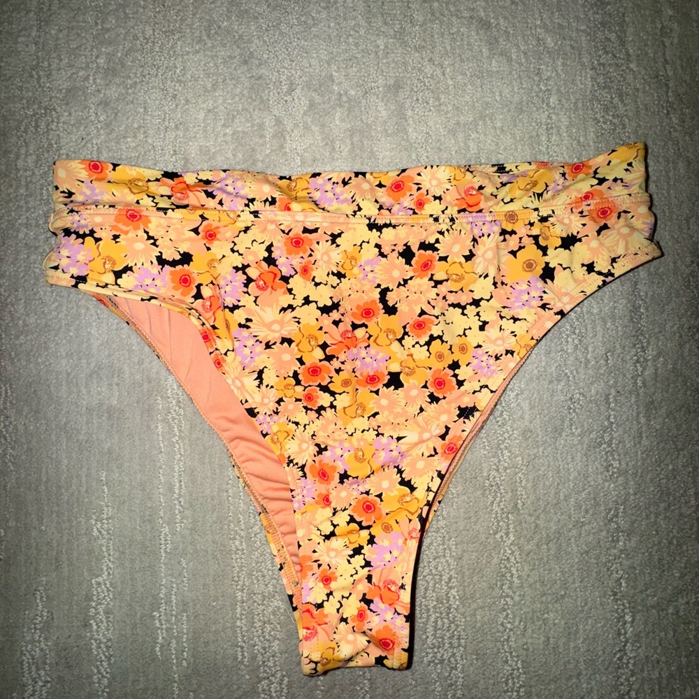 Billabong floral bikini bottoms